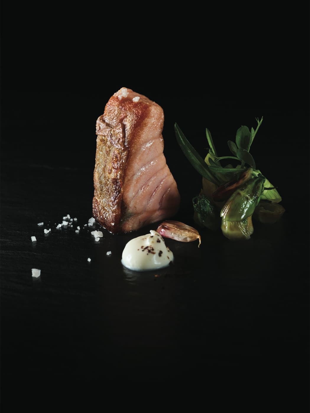 Classico Upstream, verdure del Tanaro, leggera bagna càuda ed il suo crumble, maionese all’acciuga